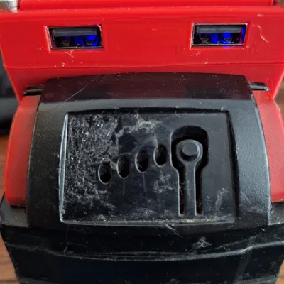 Bản sửa: Bộ chuyển đổi USB QuickCharge 3.0 Milwaukee M18 bởi Zoggee