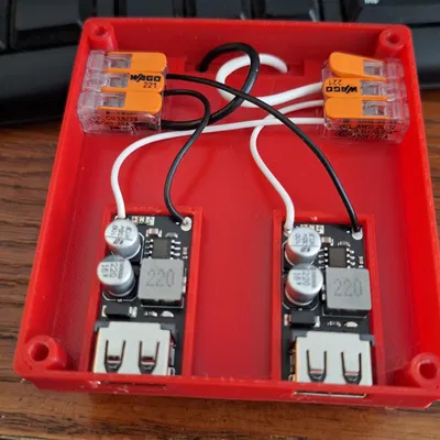 Bản sửa: Bộ chuyển đổi USB QuickCharge 3.0 Milwaukee M18 bởi Zoggee