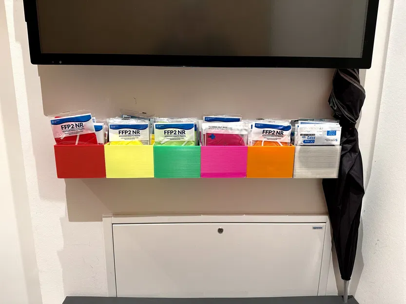 Wall bracket for FFP2 masks - Image 1