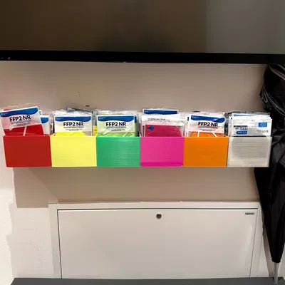 Wall bracket for FFP2 masks