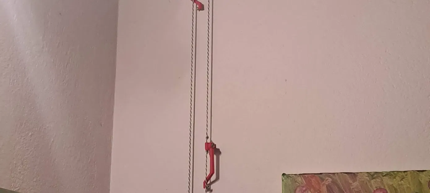 Thang máy treo tranh ảnh - Image 2