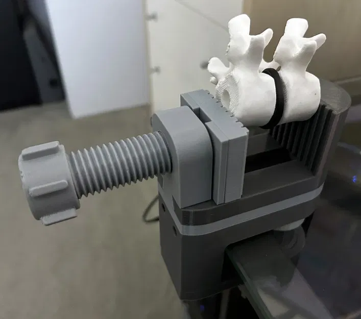 Bench Vise with Desk Clamp (XL) Now with soft Jaws - Image 2