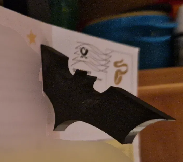 Móc khóa tủ lạnh hình Batarang (nam châm 5x5x2) - Image 1