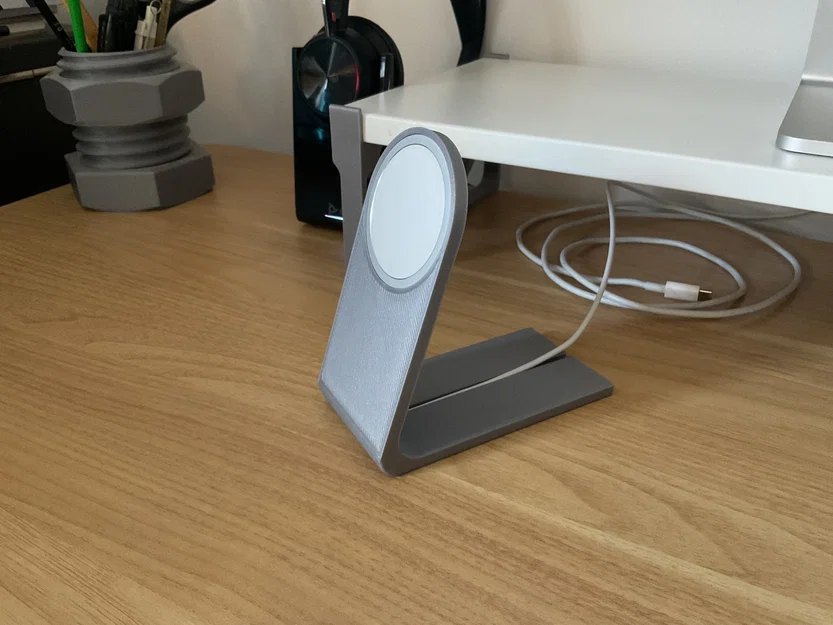 Chân Đế iPhone MagSafe Tối Giản - Image 1