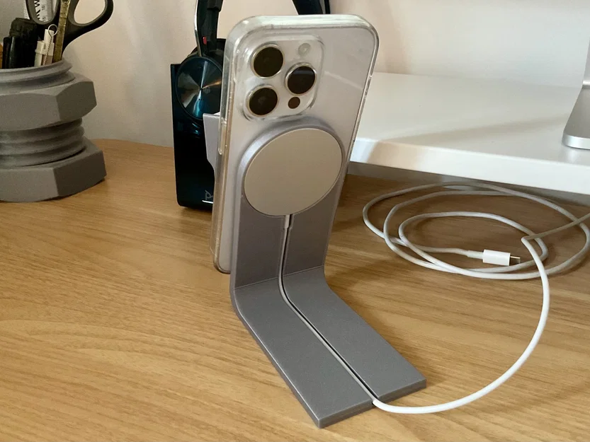 Chân Đế iPhone MagSafe Tối Giản - Image 3