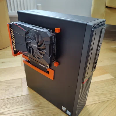 Giá đỡ GPU ngoài kiểu Mad Max