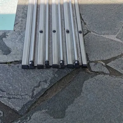 Chặn Cuối Thanh Ray Đường Hầm Hồ Bơi