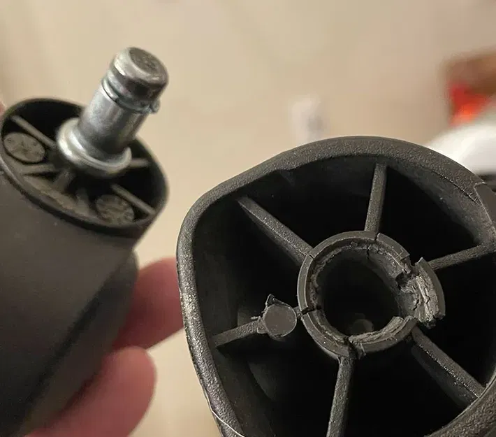 Sửa Chỗ Bánh Xe Ghế Văn Phòng Sleekform Công Thái Học - Image 1