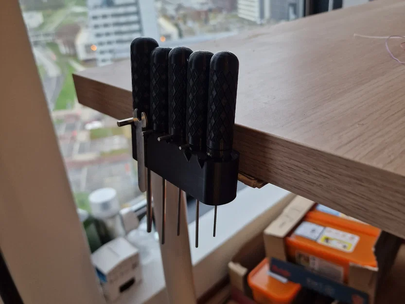 Kẹp Lục Giác Vào Bàn Làm Việc - Image 1