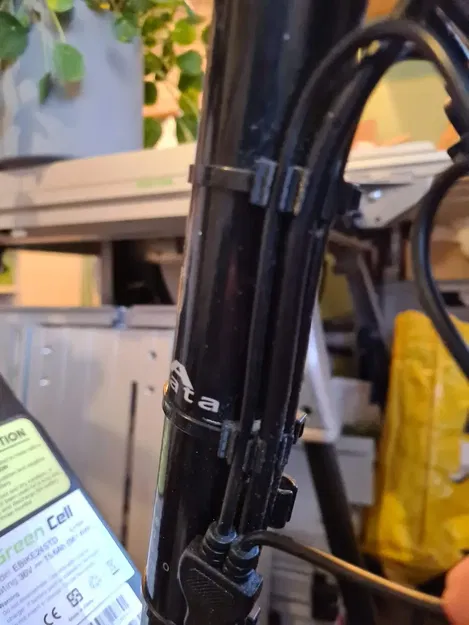 Kẹp sườn xe đạp 35mm có dây rút - Image 1