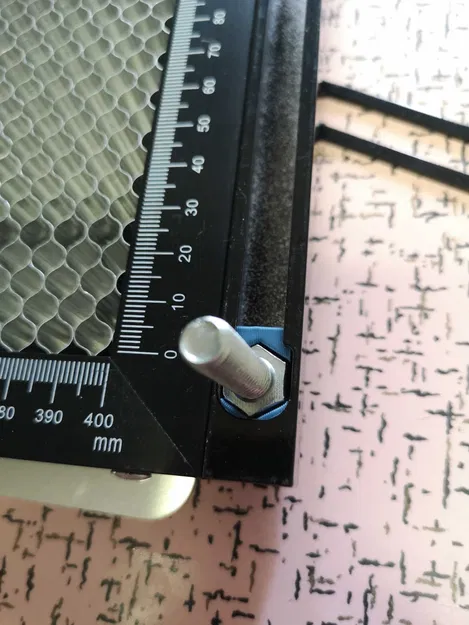 Cái dẫn hướng bu lông, vòng đệm, đai ốc cánh và miếng đệm áp lực cho thớt tổ ong cắt khắc laser Ortur - Image 5