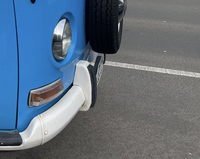 Giá Đỡ Biển Số Trước Xe VW Bus - Image 2