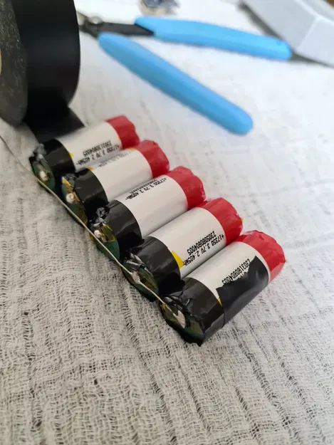 Sạc dự phòng - Từ Pin Vape Tái Chế - Image 5