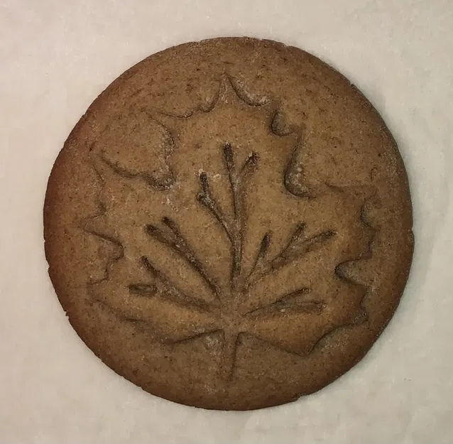 Khuôn Cắt Bánh Quy Hình Lá Phong - Image 2