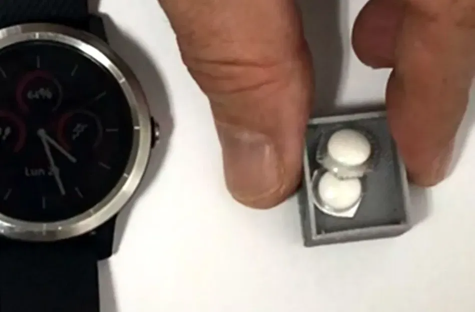 Hộp Đựng Thuốc Kẹp Dây Đồng Hồ / Pastillero para la correa del reloj - Image 2