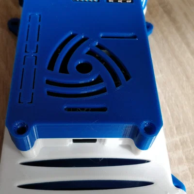 Vỏ Raspberry Pi 4 có Đế gắn SSD/HDD 2.5"