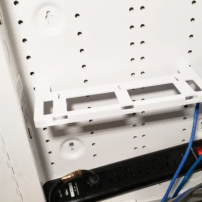 Kệ và Giá Đỡ Mở Rộng Leviton Dành Cho Tủ Media