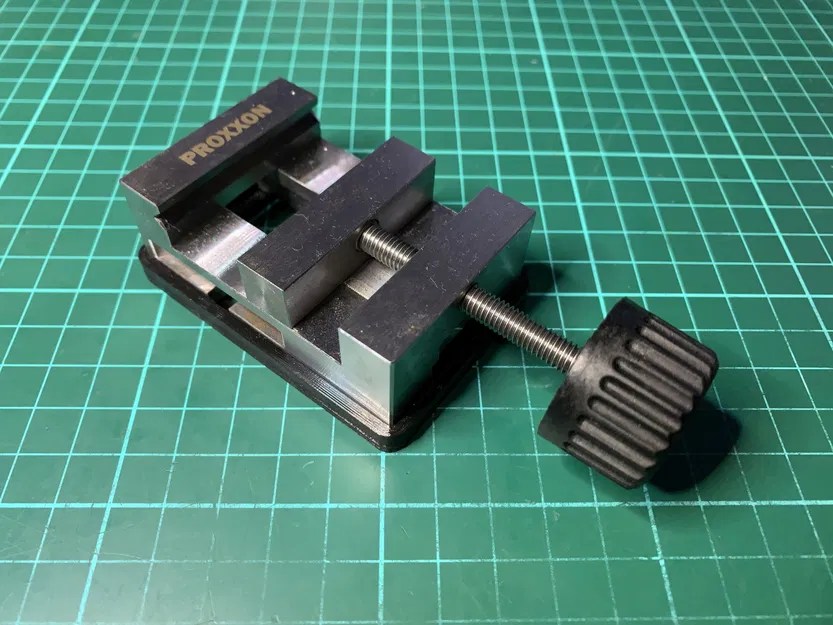 Proxxon 46mm MP40 Vice Base Shield - Image 3