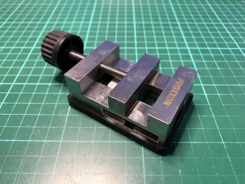 Proxxon 46mm MP40 Vice Base Shield - Image 4