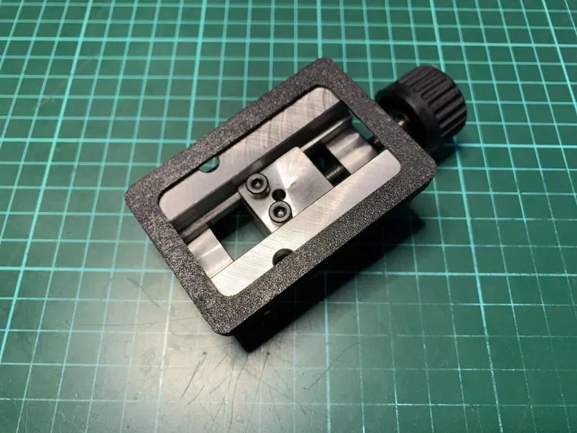 Proxxon 46mm MP40 Vice Base Shield - Image 8