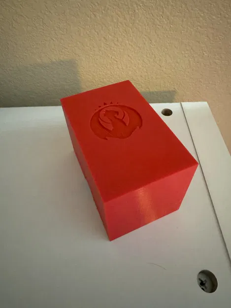 Hộp Đựng Bộ Bài MTG Có Biểu Tượng Izzet - Image 1