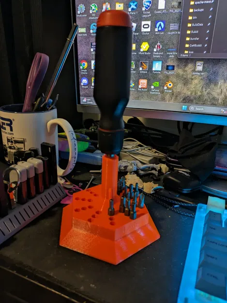 Tua Vít "Deskbuddy" LTT - Image 2