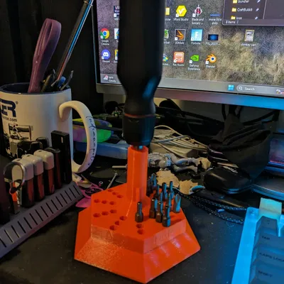 Tua Vít "Deskbuddy" LTT