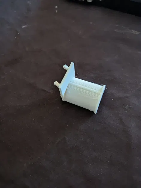 Small Filament Reel, spool or remnant holder for Pegboard - Image 2