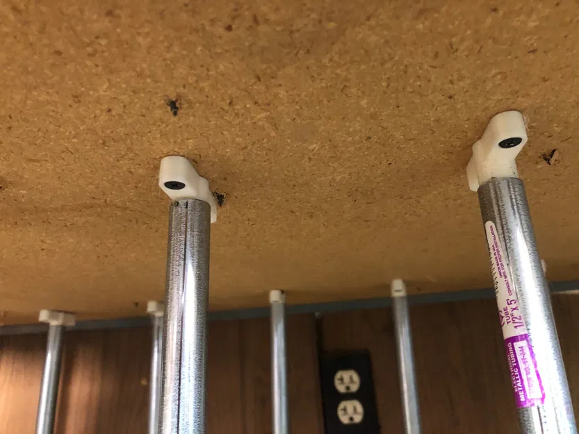 Giá đỡ ống luồn dây điện 1/2" - Image 2