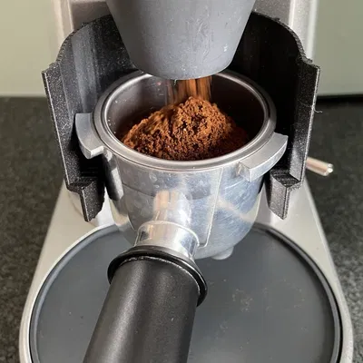 Graef CM800 Advanced portafilter holder with splash guard