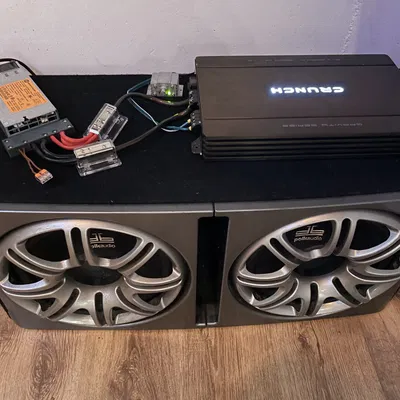 Server Power-Supply Plug for CAR-HIFI