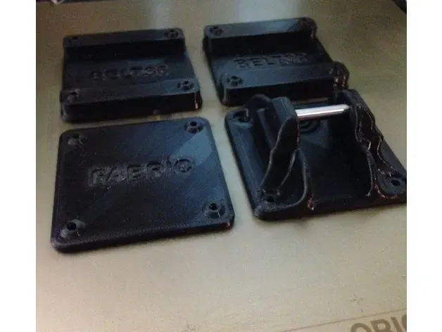 Giá Đỡ Vợt Câu Cá Gắn Áo Khoác Bằng Khóa Kẹp - Image 1