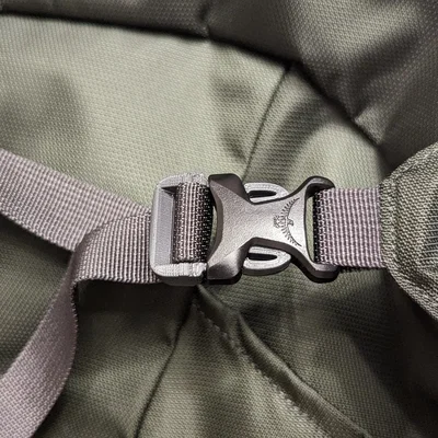 Male buckle/clip for new Osprey Farpoint 40