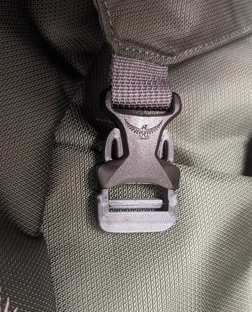 Male buckle/clip for new Osprey Farpoint 40 - Image 2