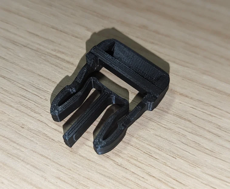 Male buckle/clip for new Osprey Farpoint 40 - Image 4