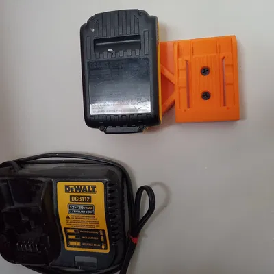 Giá đỡ pin Dewalt x2 Không Kẹp