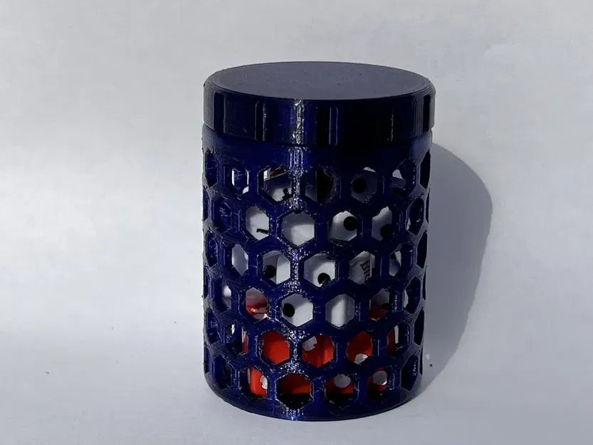 Dice Cup with Lid - Image 2