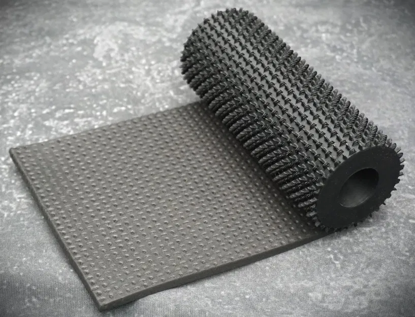 Textured Roll With Grid Plate Pattern - Image 1
