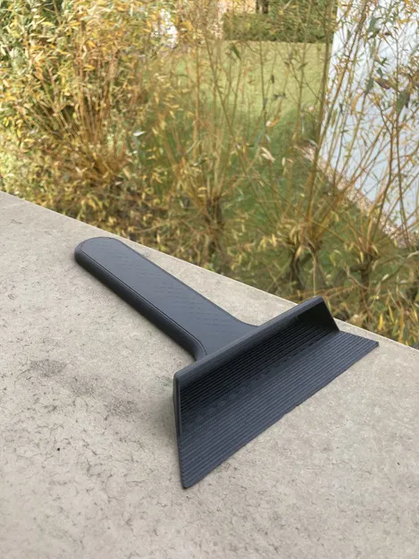 Dụng Cụ Cạo Tuyết Trên Xe Hơi - Image 1