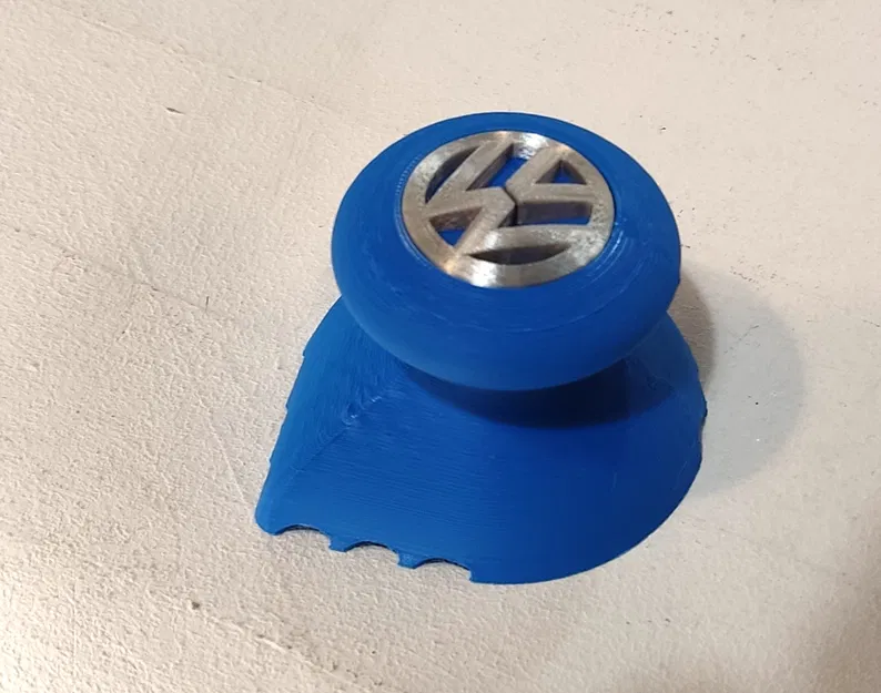 Dụng Cụ Cạo Băng Kính Xe Hơi Hình Volkswagen - Image 1