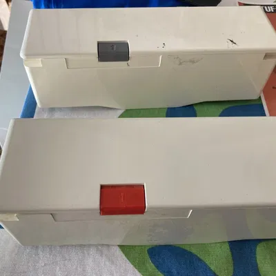 Chốt Hộp Phụ Kiện Cho Máy Bernina Dòng 1000