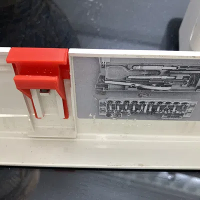 Chốt Hộp Phụ Kiện Cho Máy Bernina Dòng 1000