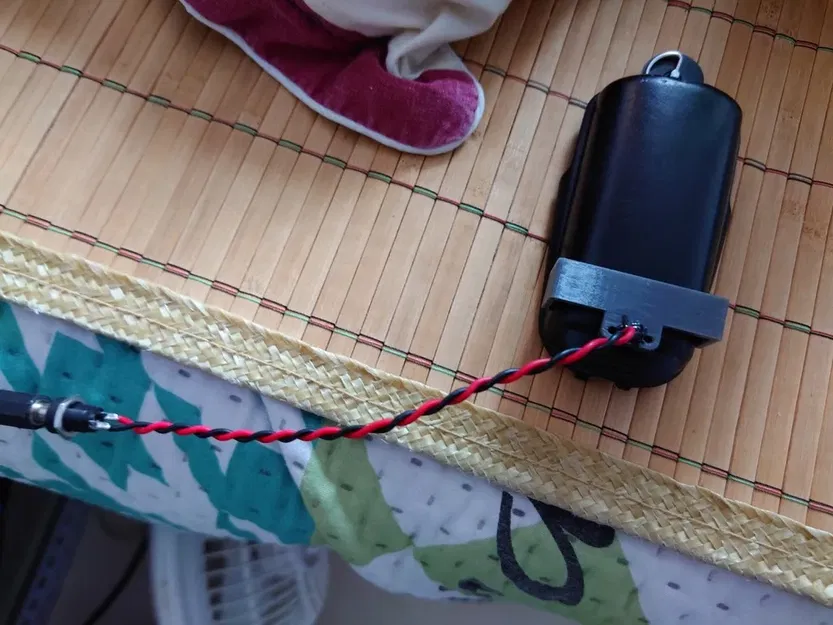 Kẹp Sạc Pin Garmin 530HCx - Image 4