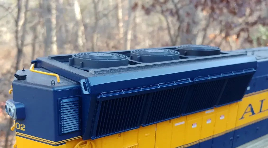 Tản nhiệt đời cuối có cánh cho USA Trains SD70MAC - Image 1