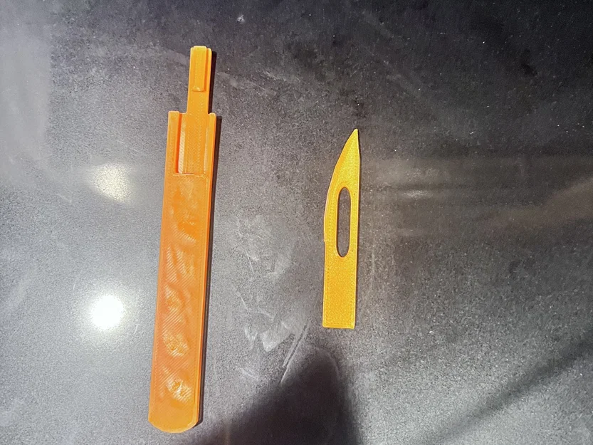 surgical scalpel (plastic blade) - Image 2