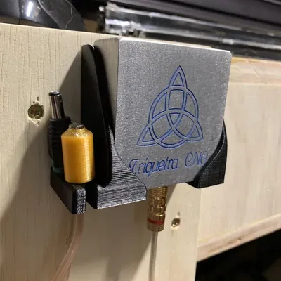 Giá Đỡ Tấm Cảm Ứng Triquetra