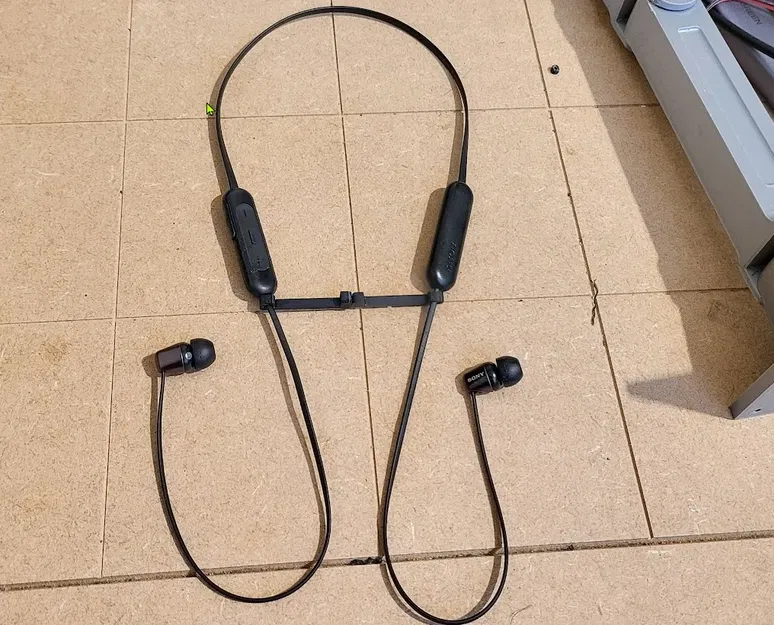 Kẹp Nam Châm Cho Dây Tai Nghe Không Dây - Image 1