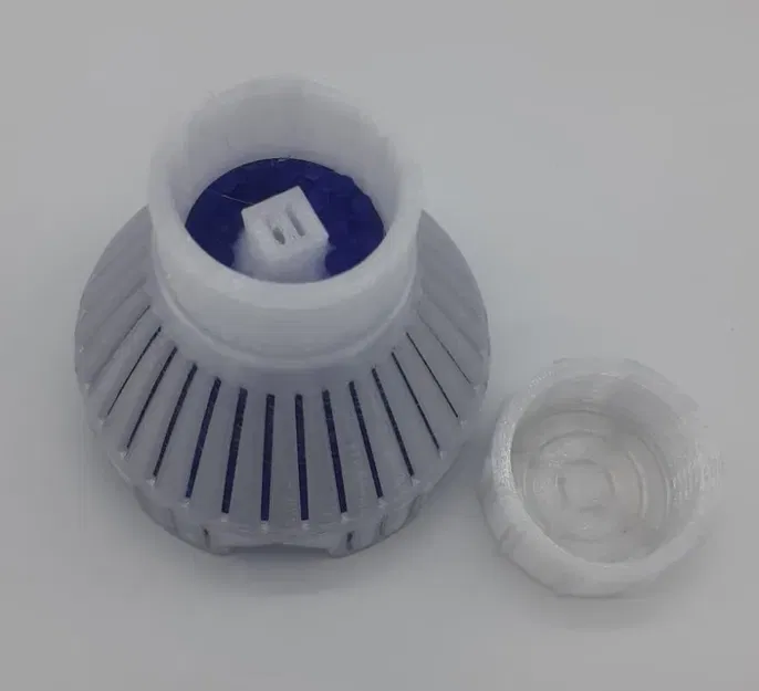 Hollow silica gel container. - Image 2