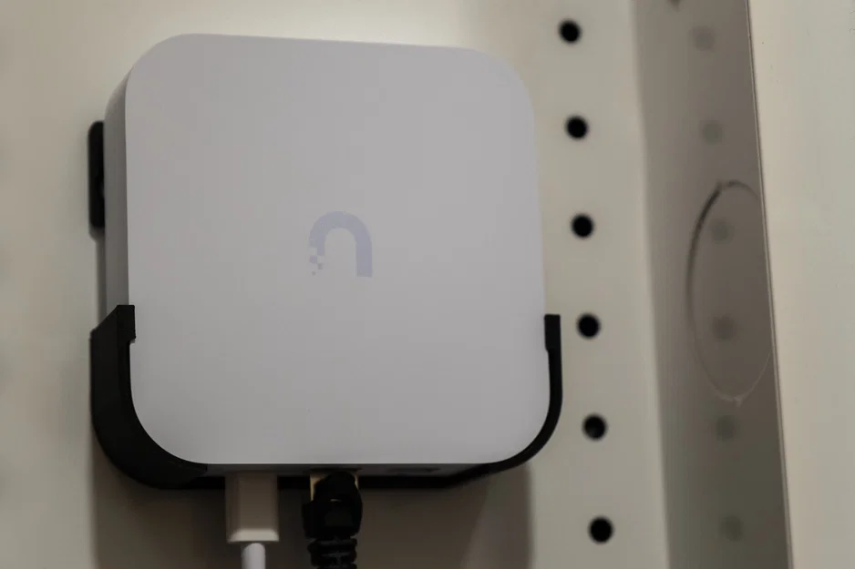 Giá treo tường cho Unifi Gateway Lite (UXG Lite) - Image 1