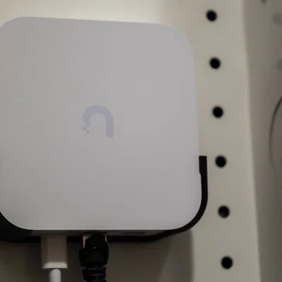 Giá treo tường cho Unifi Gateway Lite (UXG Lite)